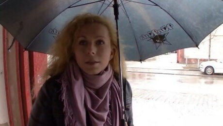 Mature Seduce to Fuck for Cash at Street Casting German