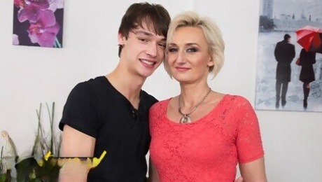 Hot mom sex with amorous female from
